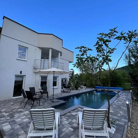 Villa Durak Βίλα *